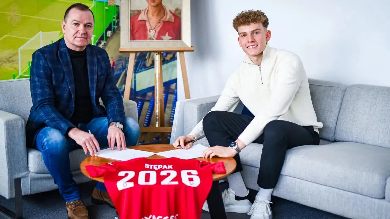 Zdjęcie: Jakub Stępak przedłużył kontrakt z Białą Gwiazdą