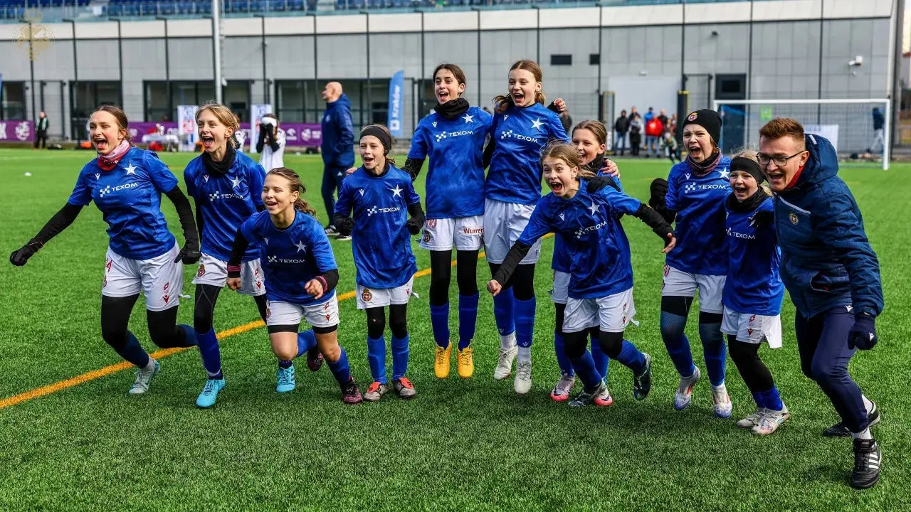 Zdjęcie: Udany weekend młodszych piłkarek Białej Gwiazdy