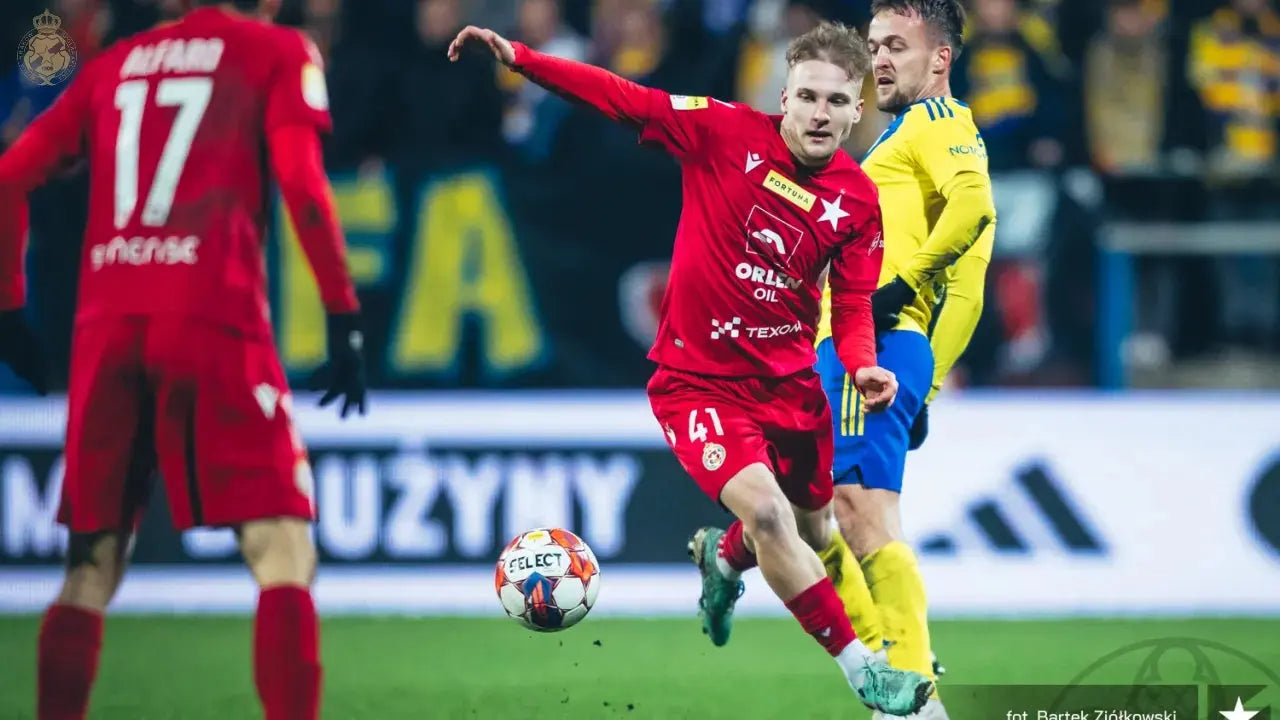 Zdjęcie: Z północy Polski z remisem: Arka - Wisła 1:1