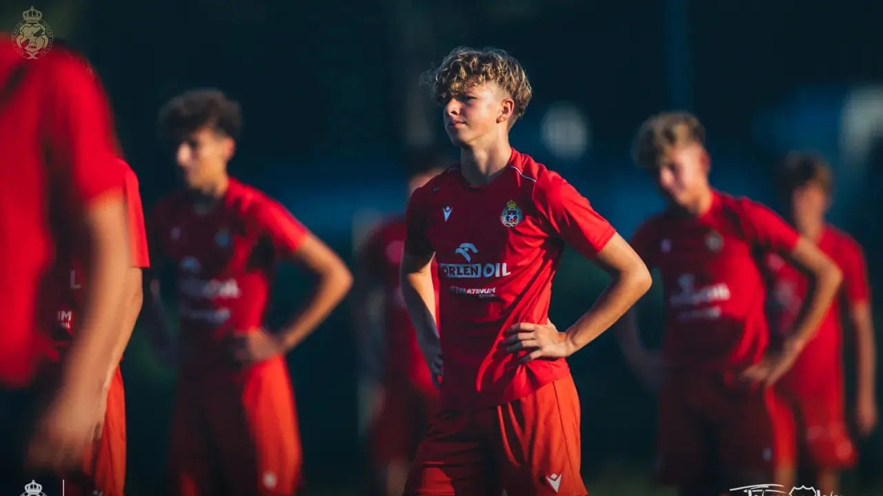 Zdjęcie: Sportowe emocje z udziałem młodszych drużyn Białej Gwiazdy