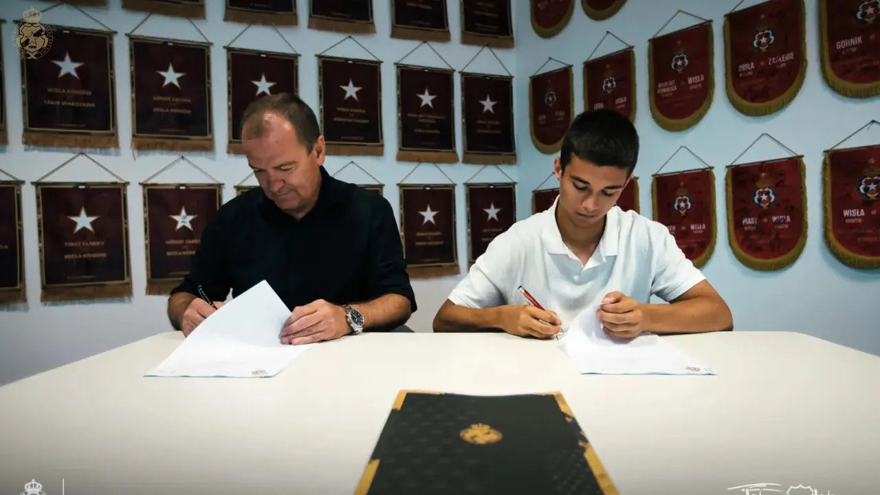 Zdjęcie: Maciej Kuziemka zostaje przy R22!