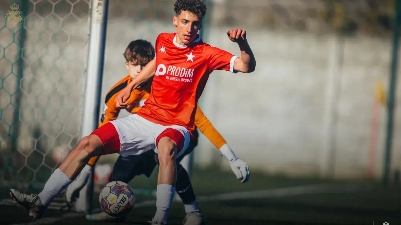 Zdjęcie: Wisła Kraków w CLJ! Co czeka młodych Wiślaków w nadchodzących ligowych starciach?