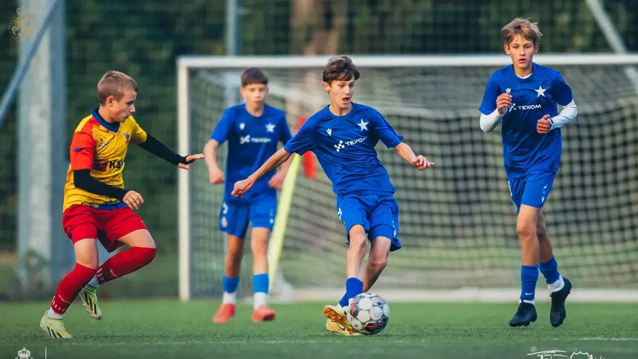 Zdjęcie: Kolejne ciekawe starcia. Grają młodsze drużyny Akademii