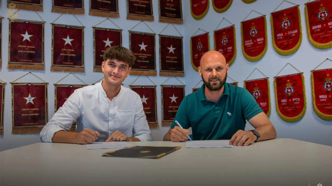 Zdjęcie: Karol Tokarczyk z nowym profesjonalnym kontraktem