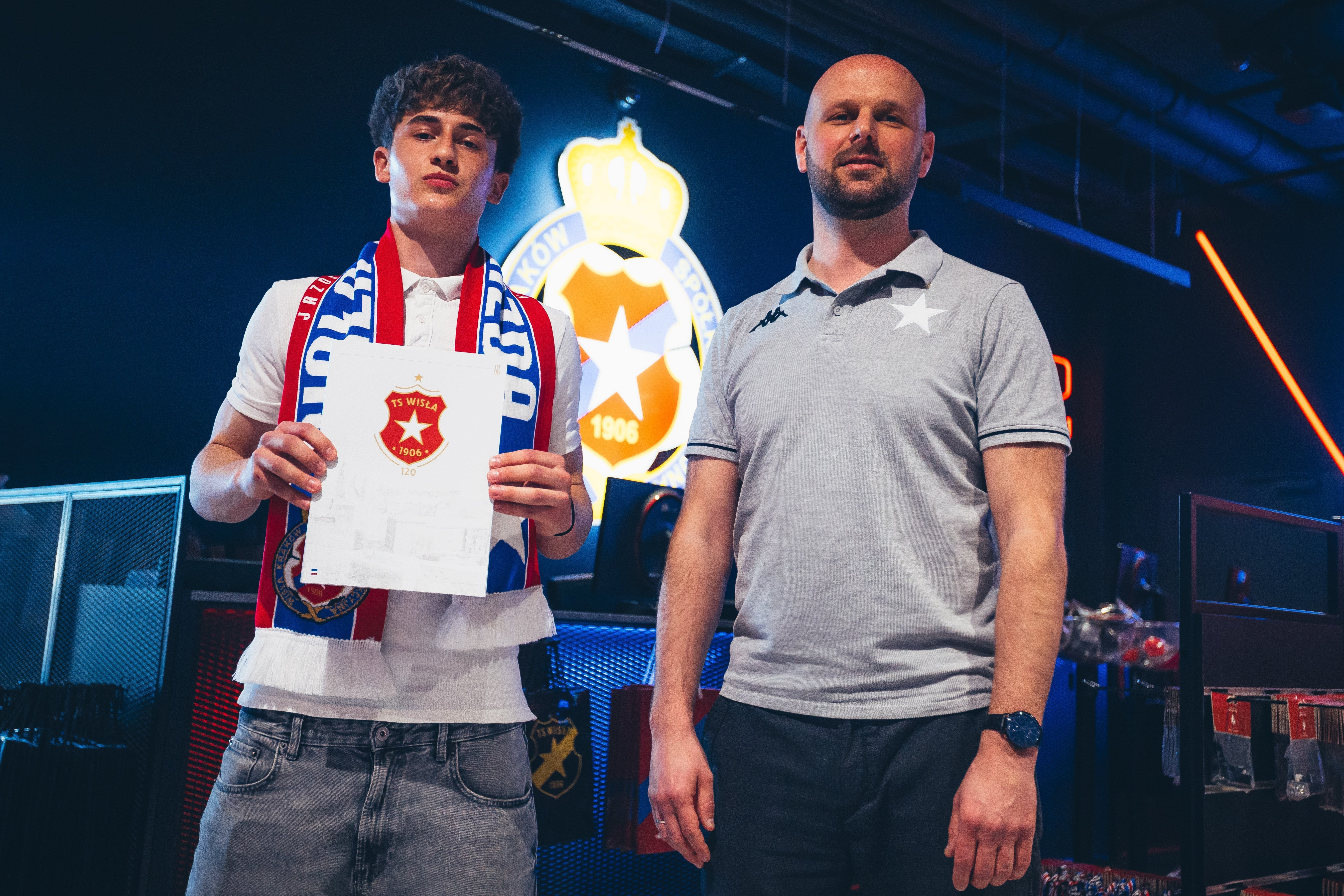 Milan Olej z profesjonalnym kontraktem w Wiśle Kraków - Wisła Kraków® Official Platform