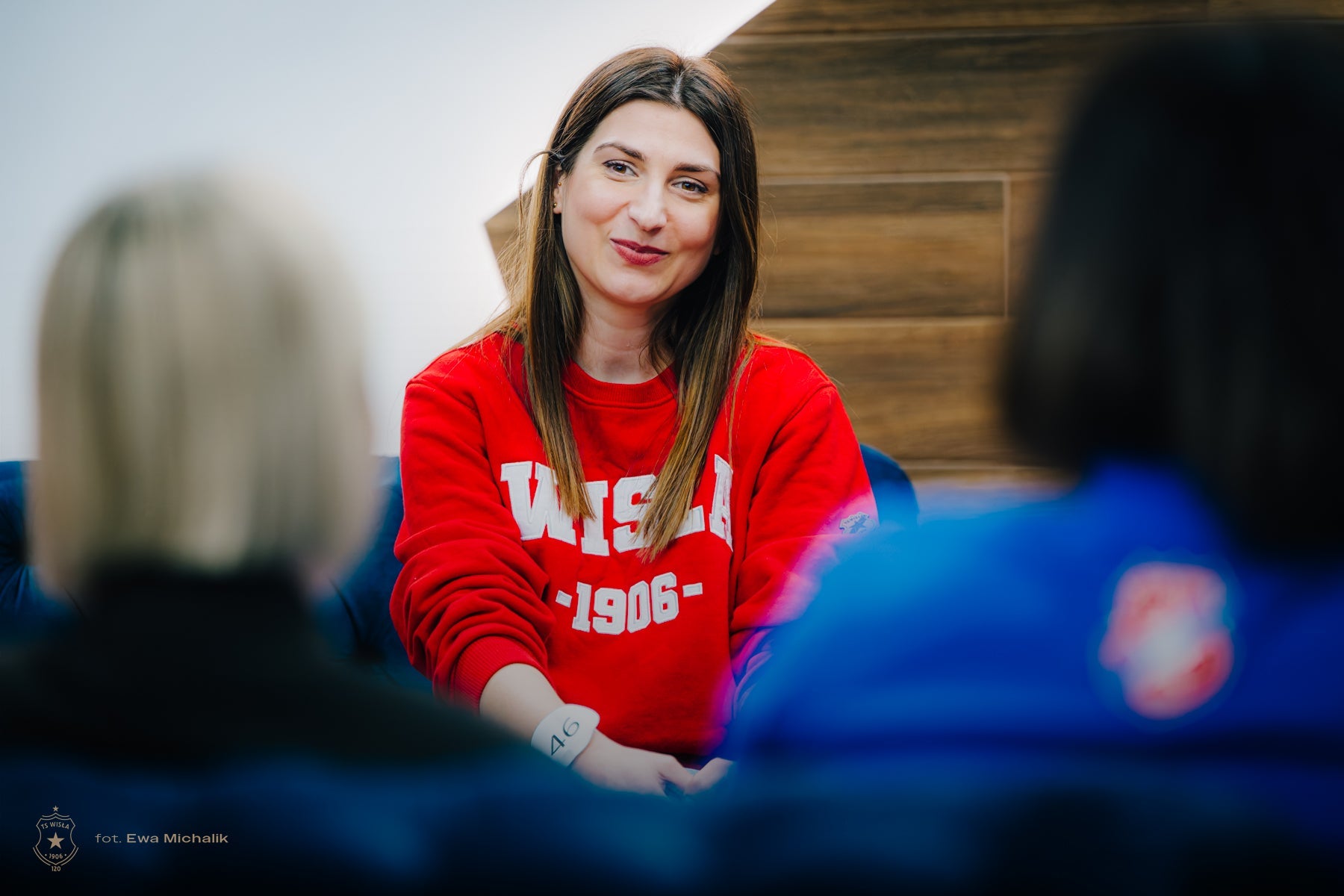 Casting na kobiecą eskortę 2026 za nami - Wisła Kraków® Official Platform