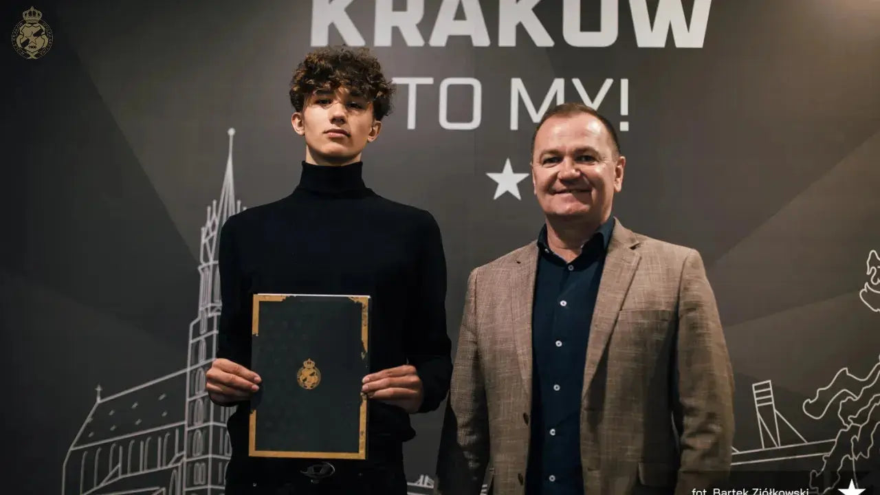 Zdjęcie: 15-letni Michał Pałka podpisał profesjonalny kontrakt