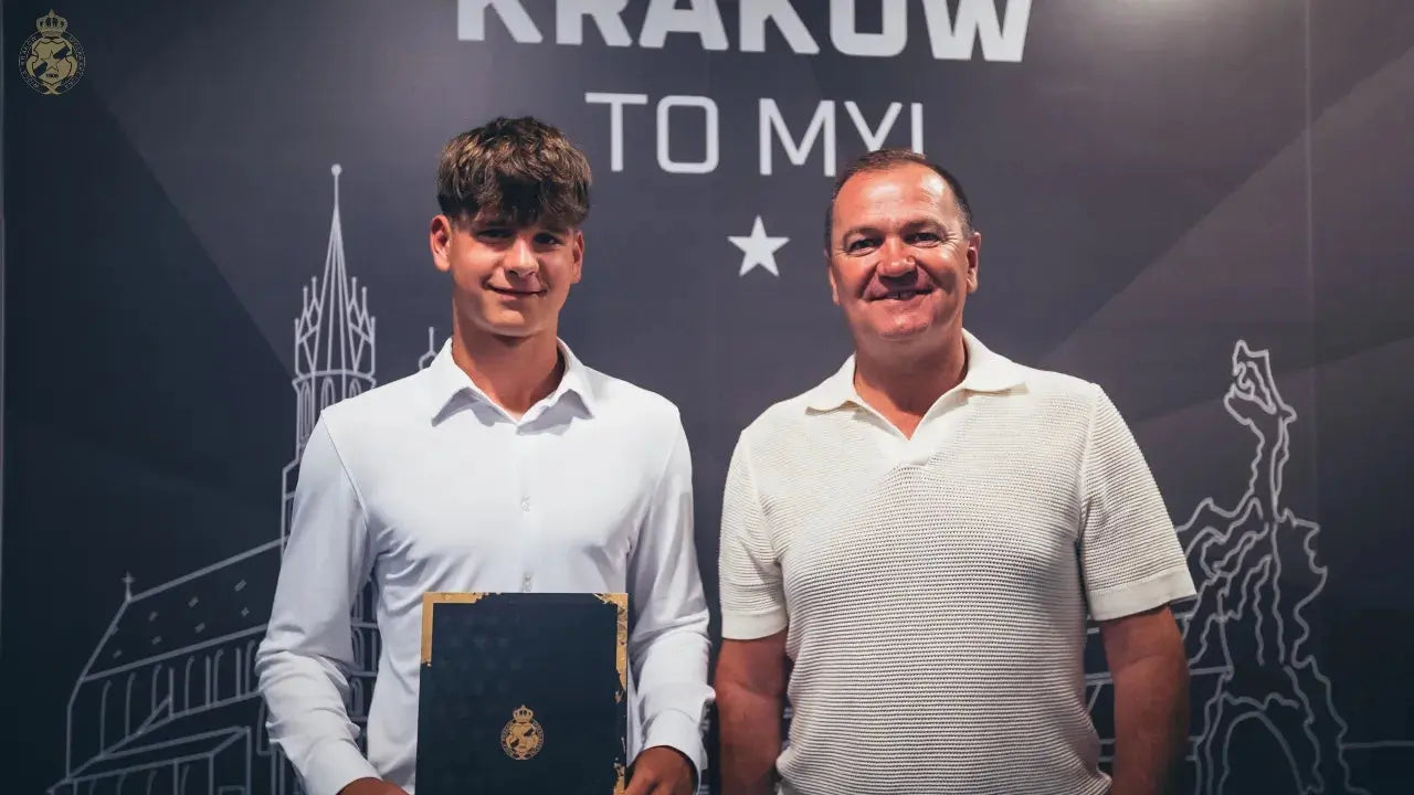 Zdjęcie: Szymon Kawała z profesjonalnym kontraktem