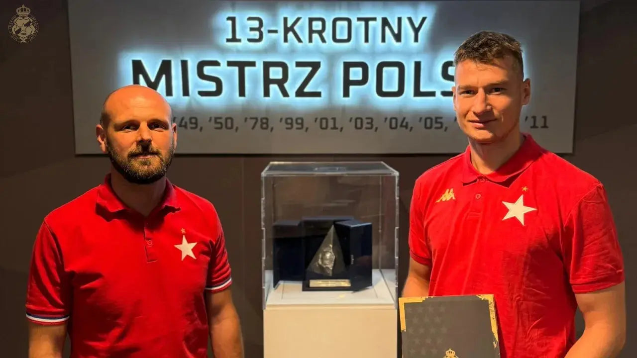 Zdjęcie: Michał Bierzało podpisał nowy profesjonalny kontrakt