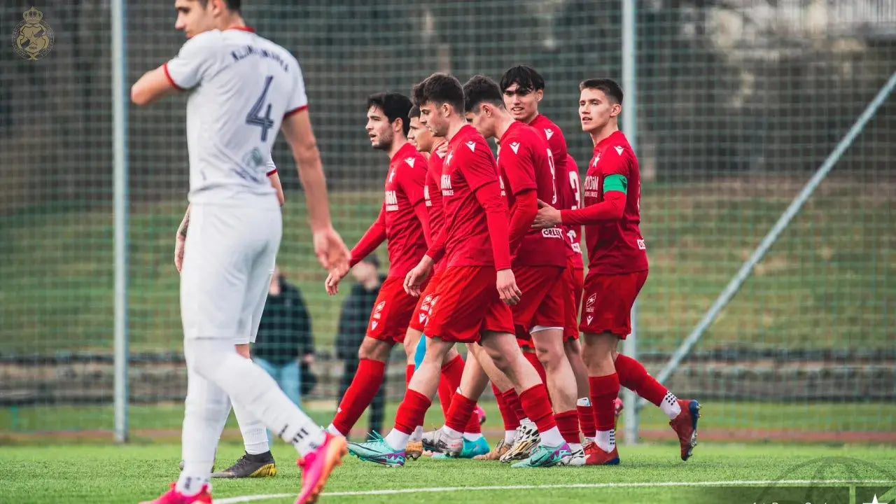 Zdjęcie: Rezerwy: Pewne zwycięstwo z Klimontowianką!