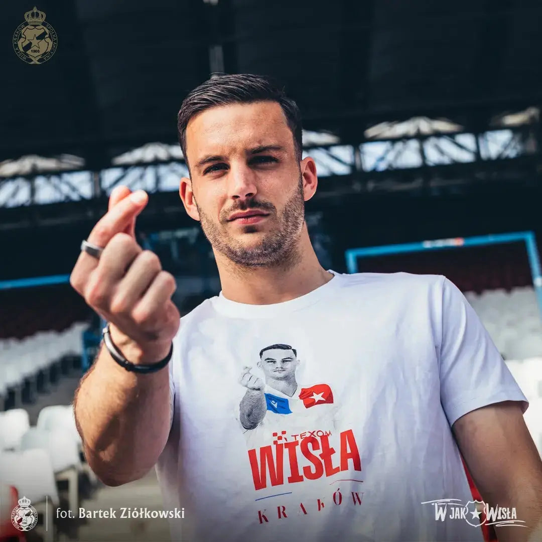 T-shirt Ángel Rodado #AR9 „Pozytywne Wariat” – biały Official FanShop - TS Wisła Kraków SA